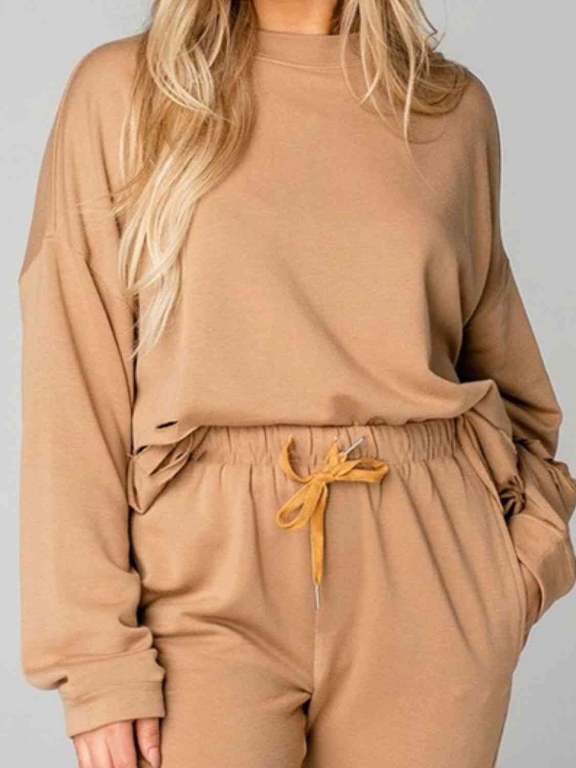 FleeceFlex Distressed Sweatshirt and Joggers Set - FleekGoddess