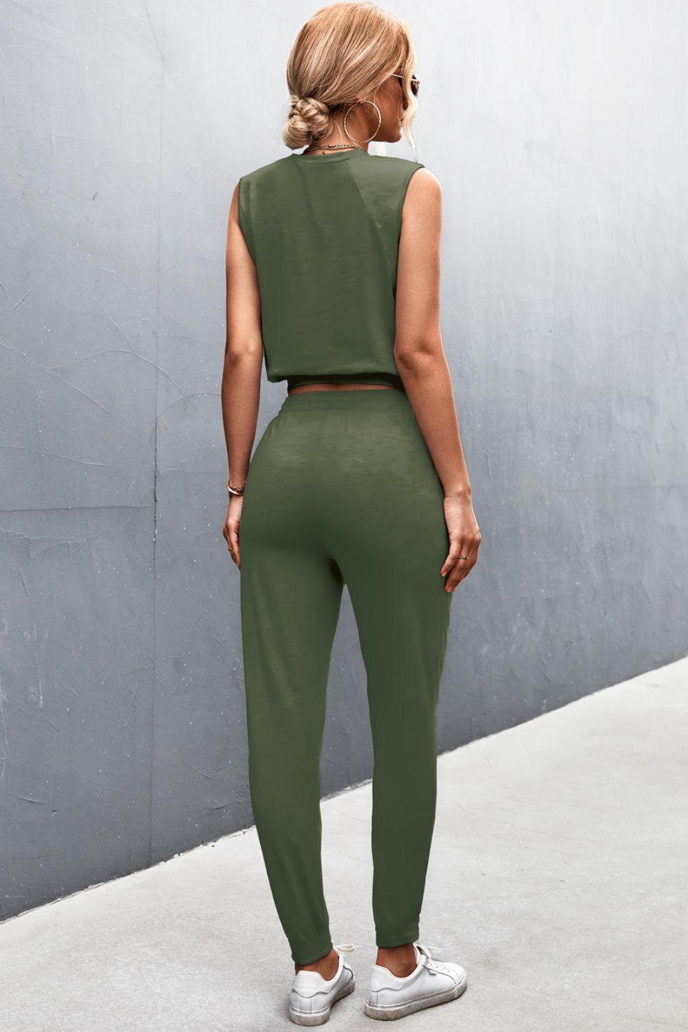 FleeceFlex Sleeveless Top and Joggers Set - FleekGoddess