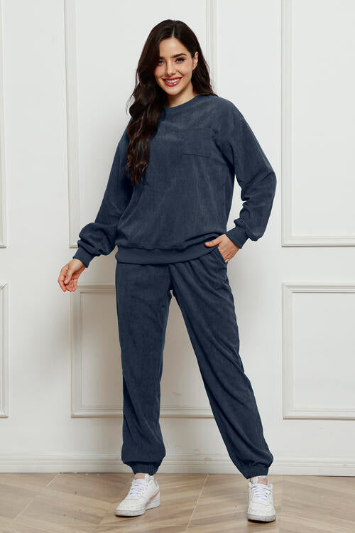 FleeceFlex Round Neck Sweatshirt and Sweatpants Set - FleekGoddess