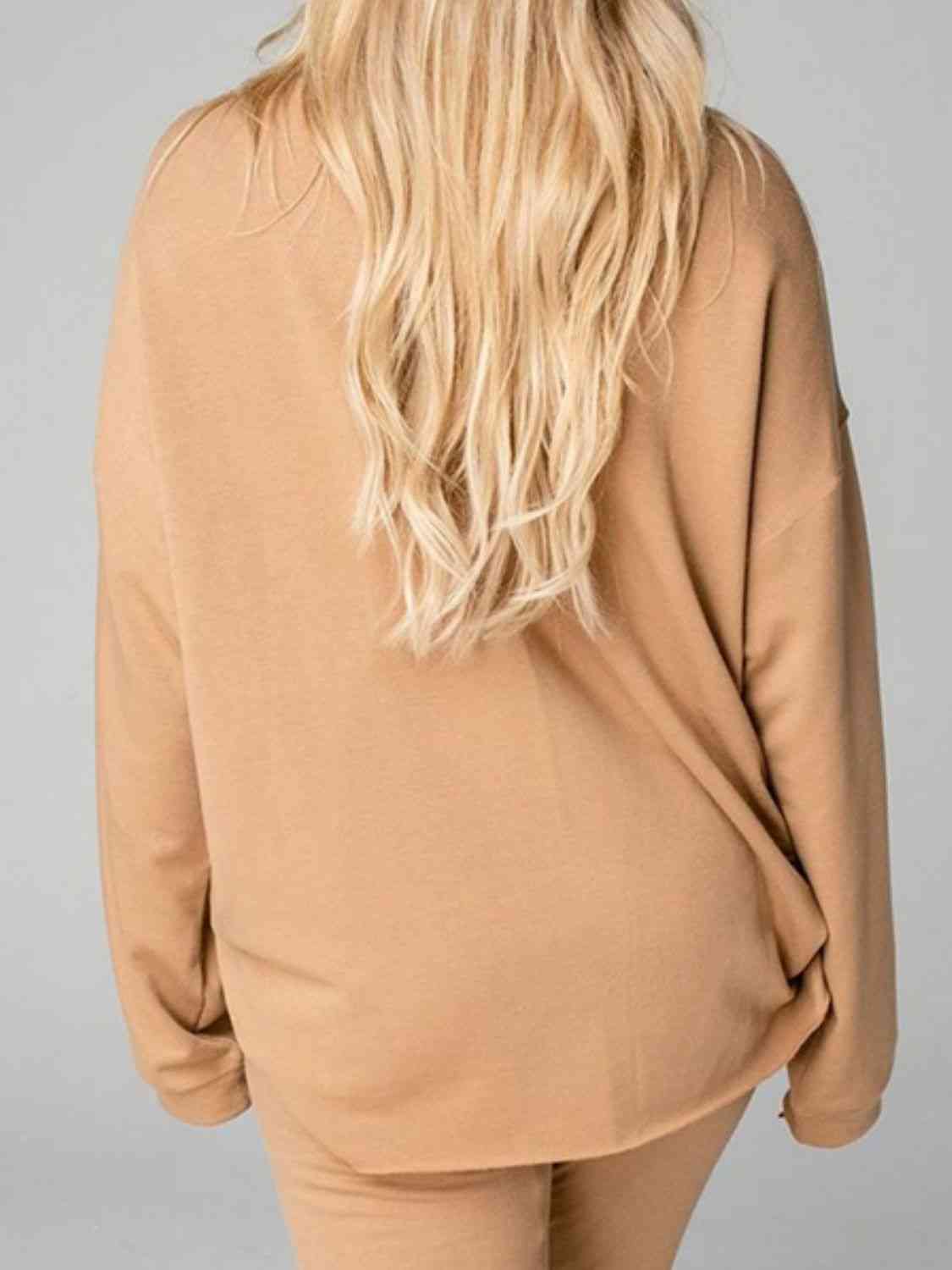 FleeceFlex Distressed Sweatshirt and Joggers Set - FleekGoddess