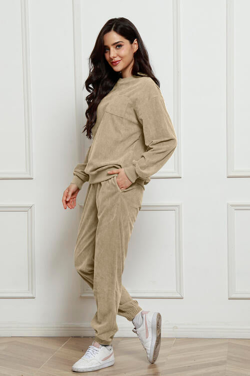 FleeceFlex Round Neck Sweatshirt and Sweatpants Set - FleekGoddess